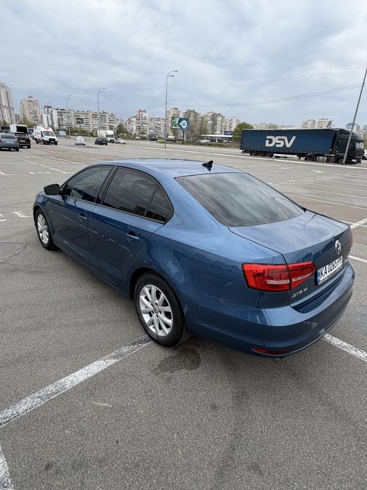 Продаю Volkswagen Jetta 2015