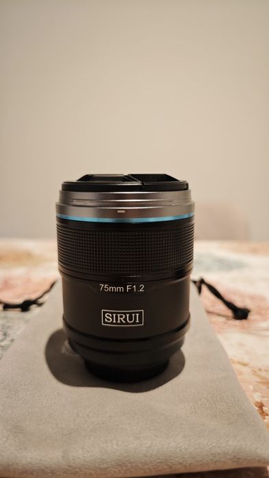 Sony A6700 + 2 lentes + 2 baterias