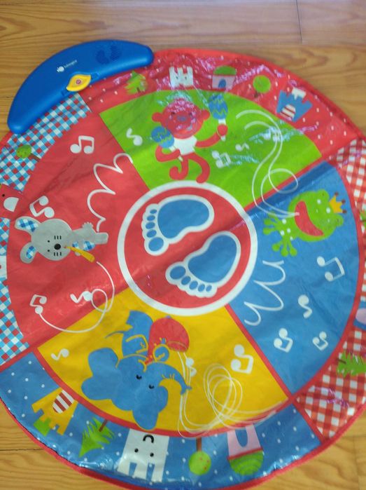 Tapete musical evolutivo infantil pés e mãos.