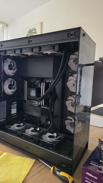 Nv7 rgb premium 12x d30 Komplet b650 aorus bequiet 850w h150i capelix lcd