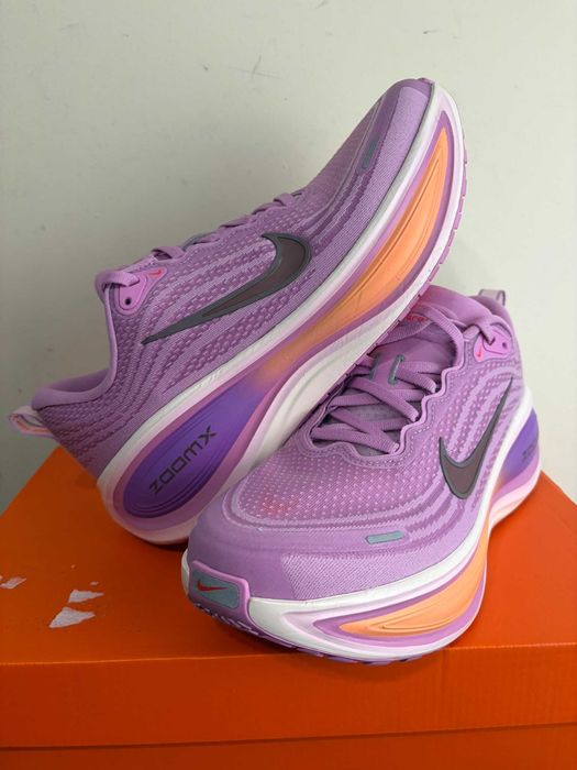 Buty do biegania Nike Vomero Plus HV8154-503