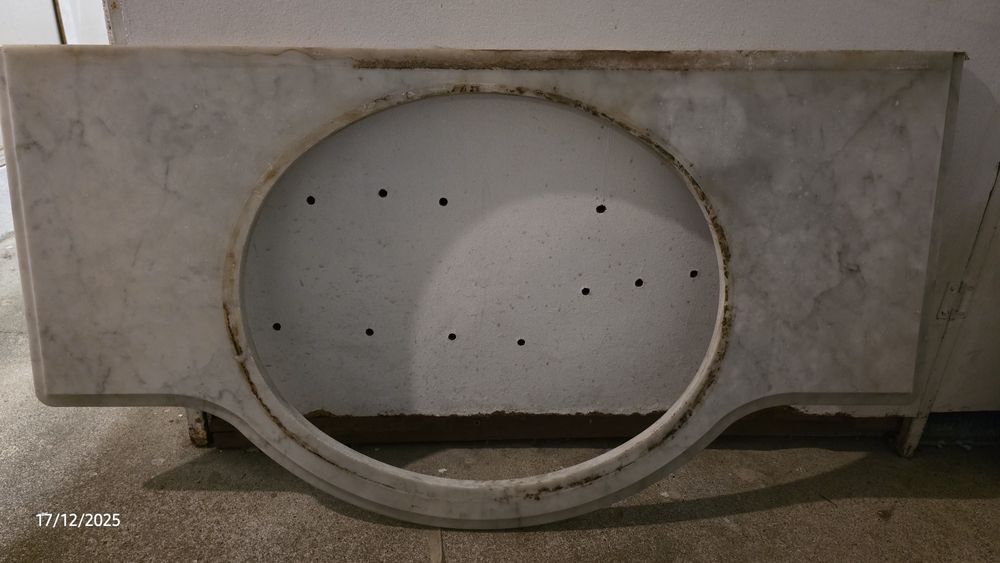 Vendo mármore , lavatorio  e torneira