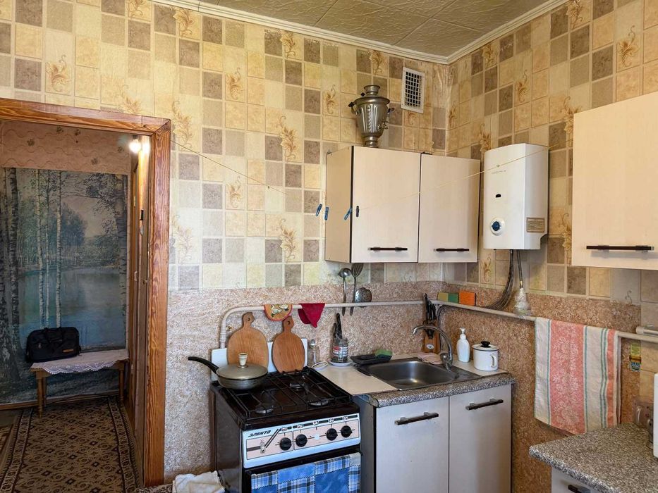 Продам трикімнатну квартиру Малікова