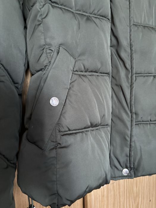 Віддам жіночу куртку Bershka за шоколадку, розмір М