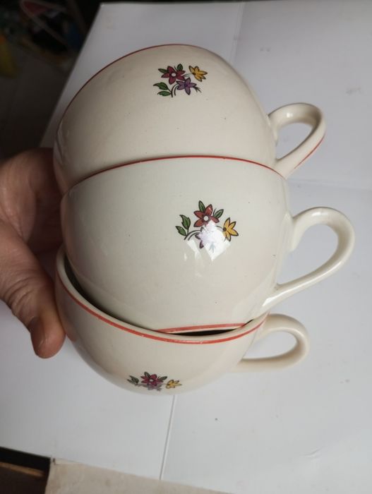 Chávenas de porcelana antiga , da Fábrica Cesol (Coimbra)