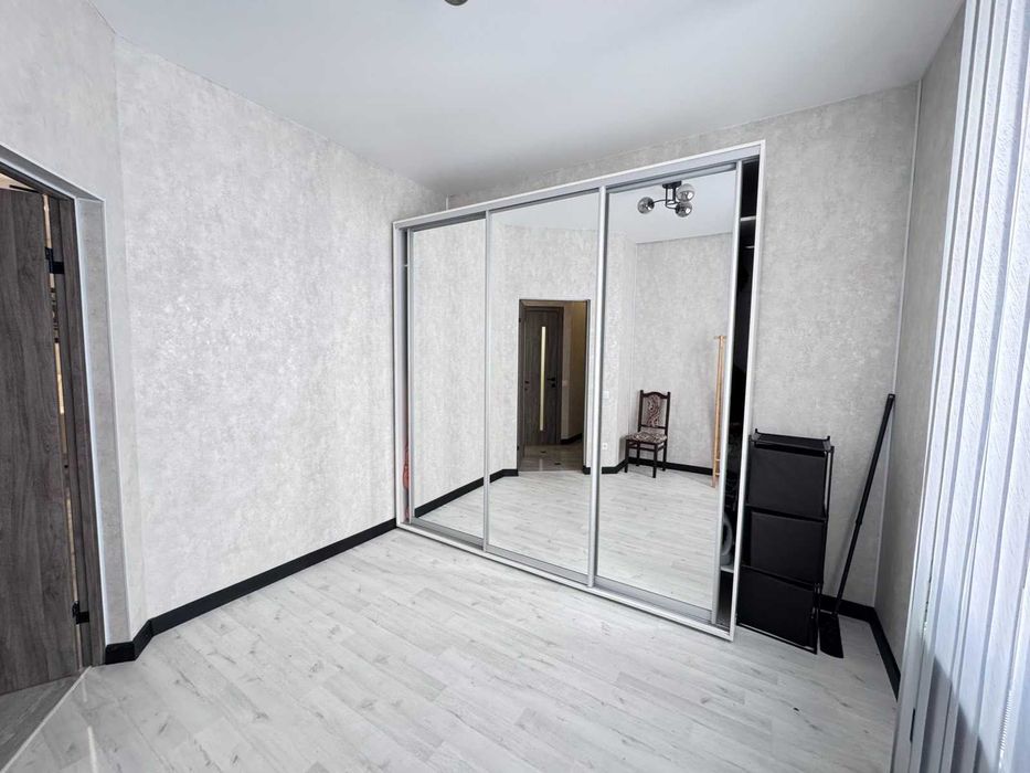 Продаж сучасного таунхауса з готовим ремонтом