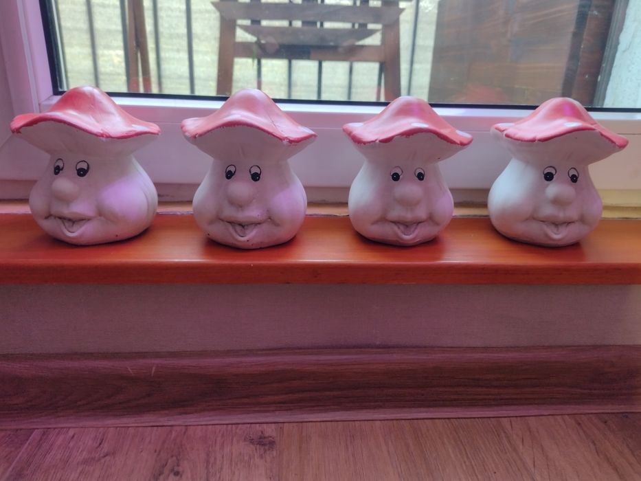 Cztery ceramiczne grzybki ozdoby do domu i ogrodu