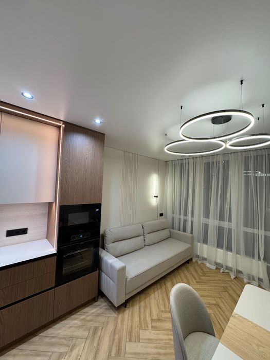 Продаж 1к квартири з дизайнерським ремонтом в ЖК Центральний 2