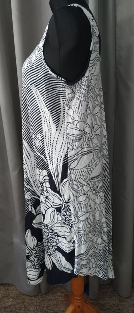 Duża plażowa sukienka