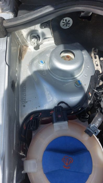 Volkswagen Polo АВТОМАТ ГАЗ 4...