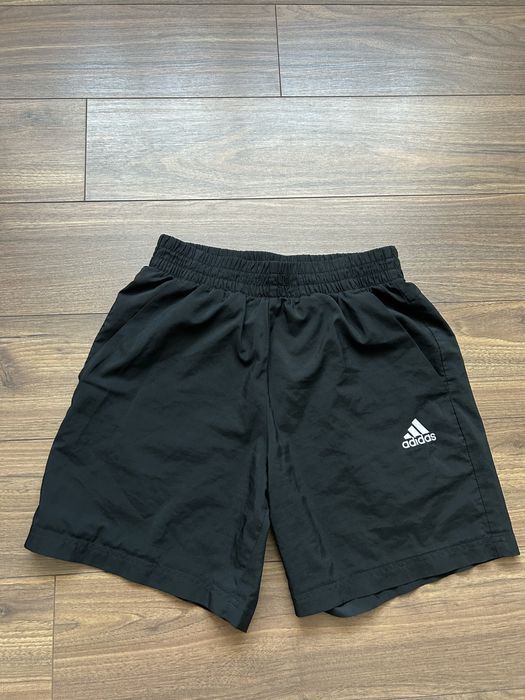 Чоловічі спортивні шорти Adidas