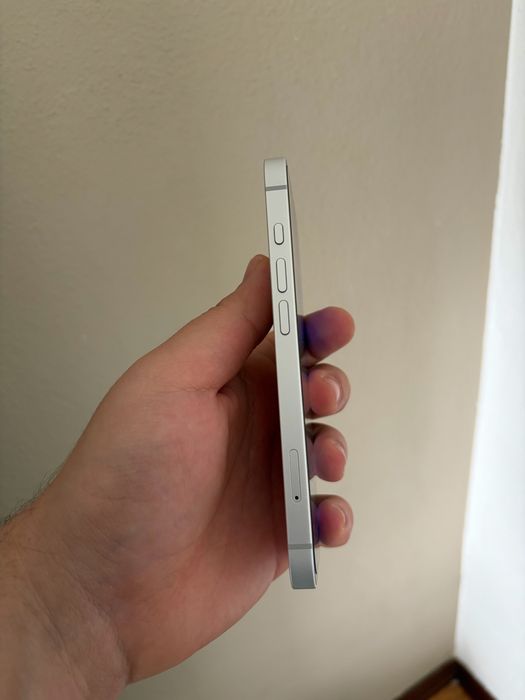 Iphone 16E - COMO NOVO