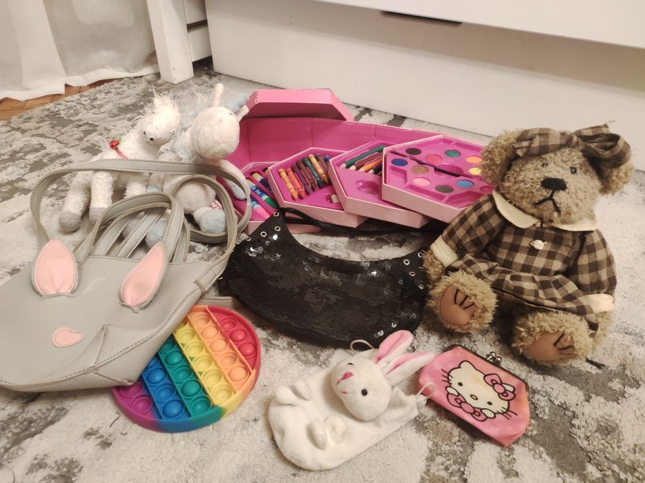 Лот іграшки для дівчинки