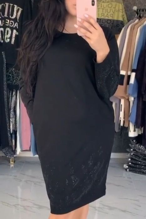 Платье нарядное.