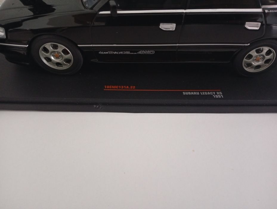 Subaru legacy RS 1/18 IXO