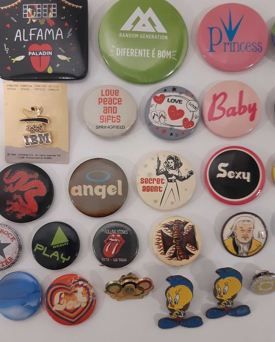 Lote de Pins, antigos e modernos, várias temáticas