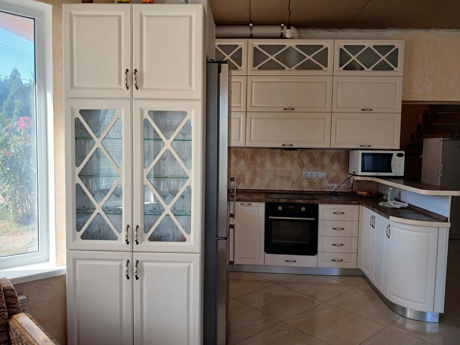 Будинок з незавершеним ремонтом 178м.кв. з гаражем