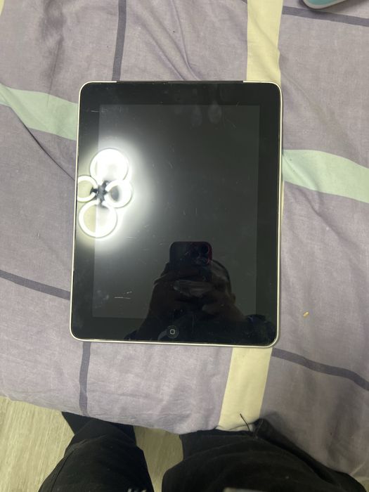 Продам ipad apple 1