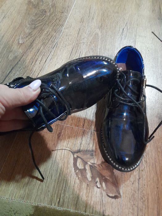 Туфельки закриті.