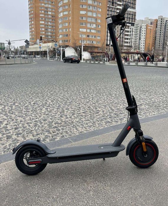 Самокат електро в чудовому стані