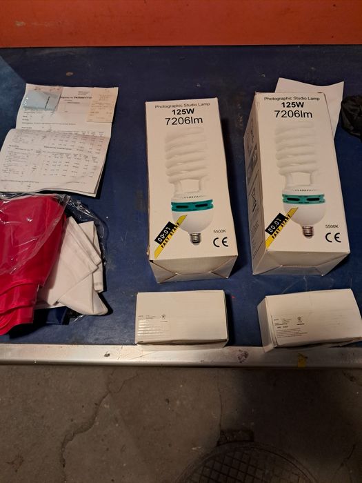 2x lampa studyjna + 2x statyw + 4x płótno