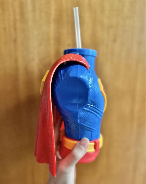 1 copo superman 2025