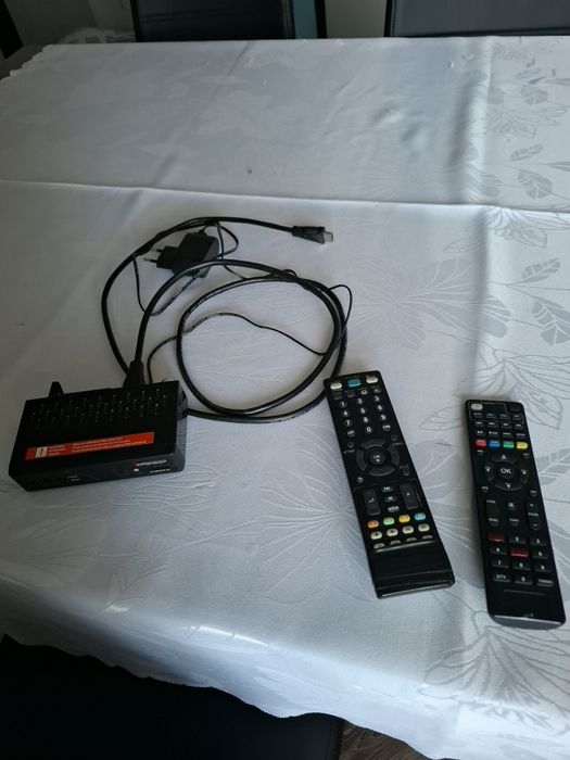Telewizor LG 32 cale + dekoder do telewizji naziemnej .