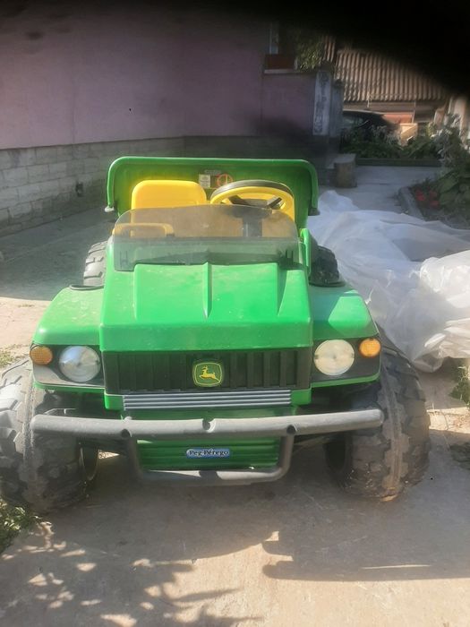 Продам атомобиль на акамуляторе для ребенка от 3 лет