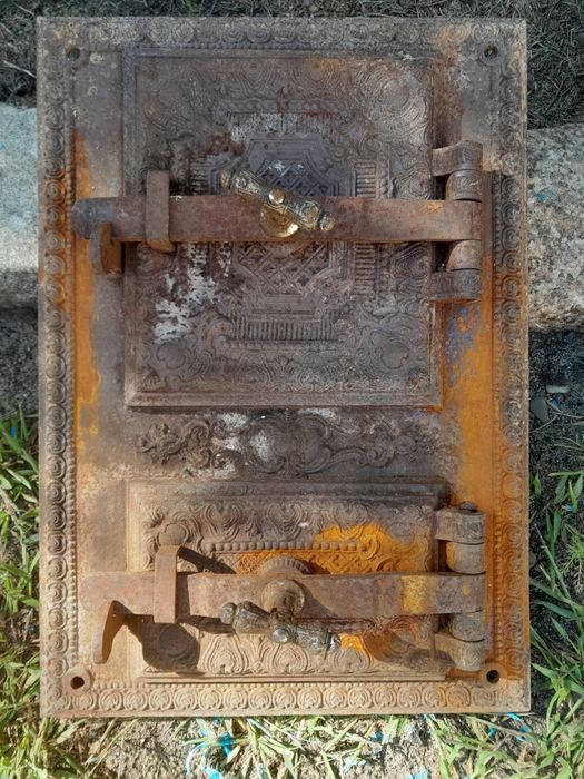 Stare  drzwiczki od pieca