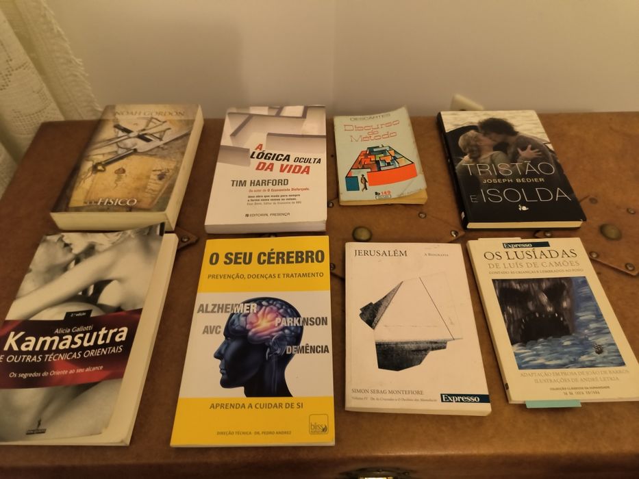 Vários livros . . .