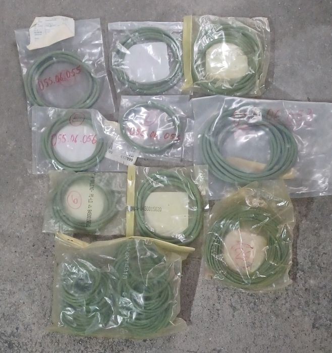 Lote com centenas de o-rings Man Diesel originais. Alta temperatura.
