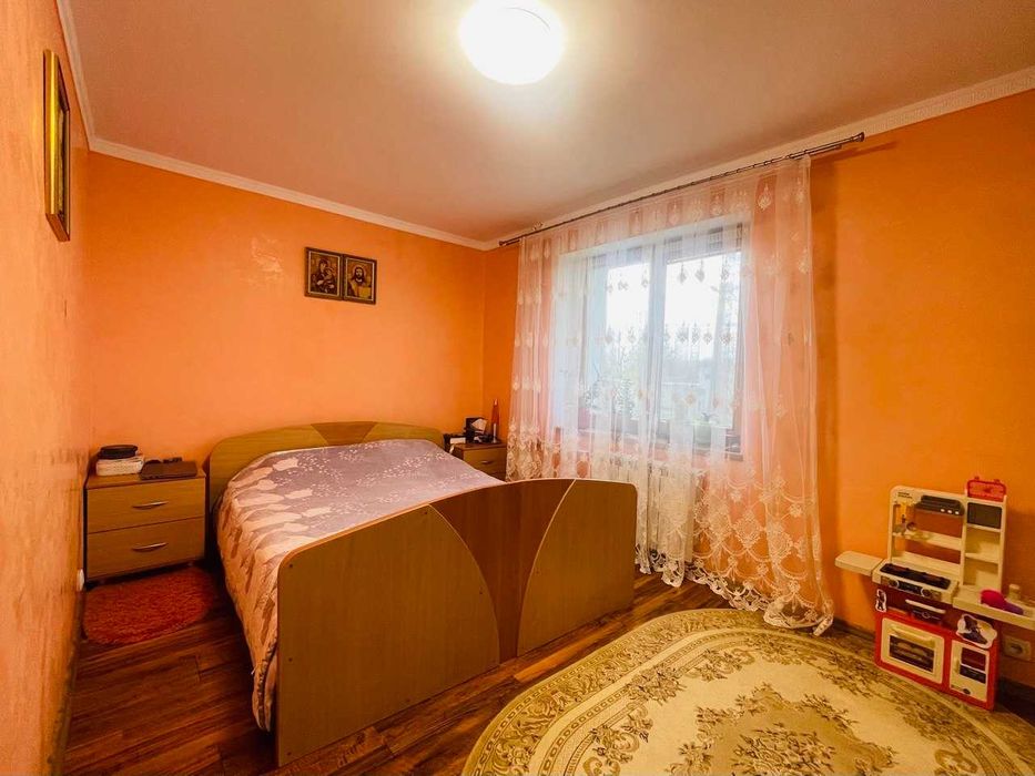 Продам двокімнатну квартиру в смт Квасилів.