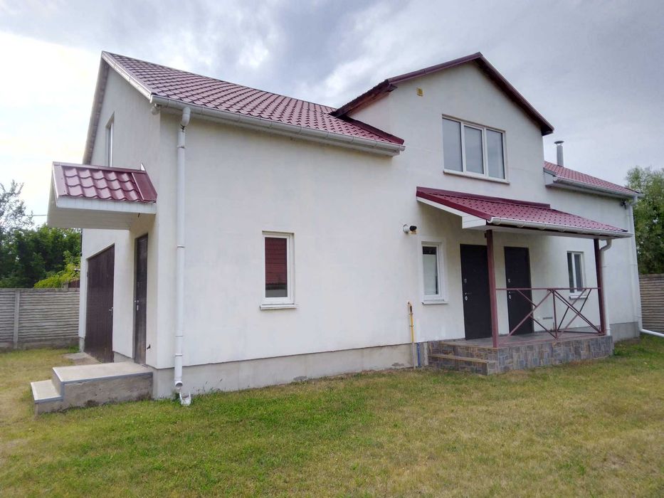 Погреби. Продам теплий 2-поверховий будинок 176 м2 під лісом.