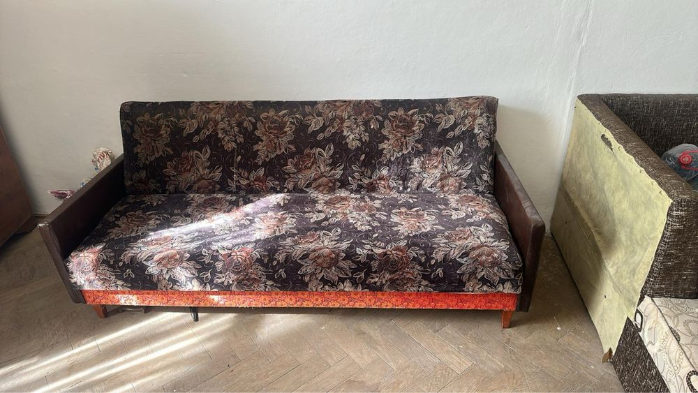 Віддам два дивана. Самовивіз!!