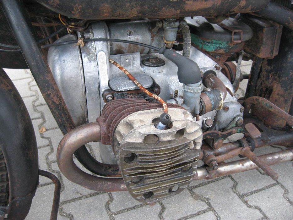 Motocykl M 72 z dokumentami niski przod 54 rok