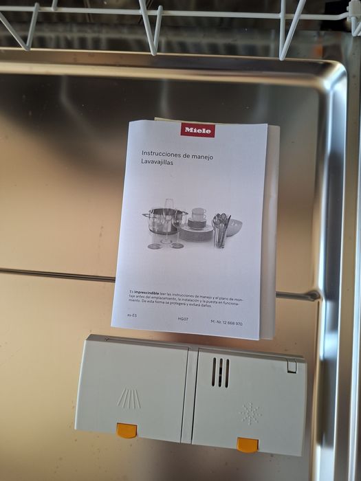 Máquina lavar loiça Miele, NOVA