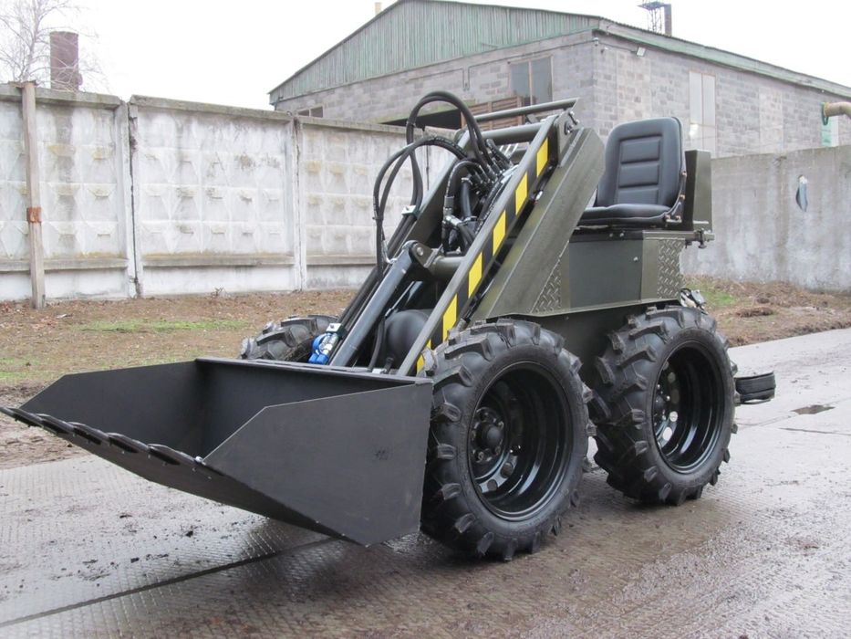 Міні навантажувач з двигуном V2, мінітрактор, мінінавантажувач