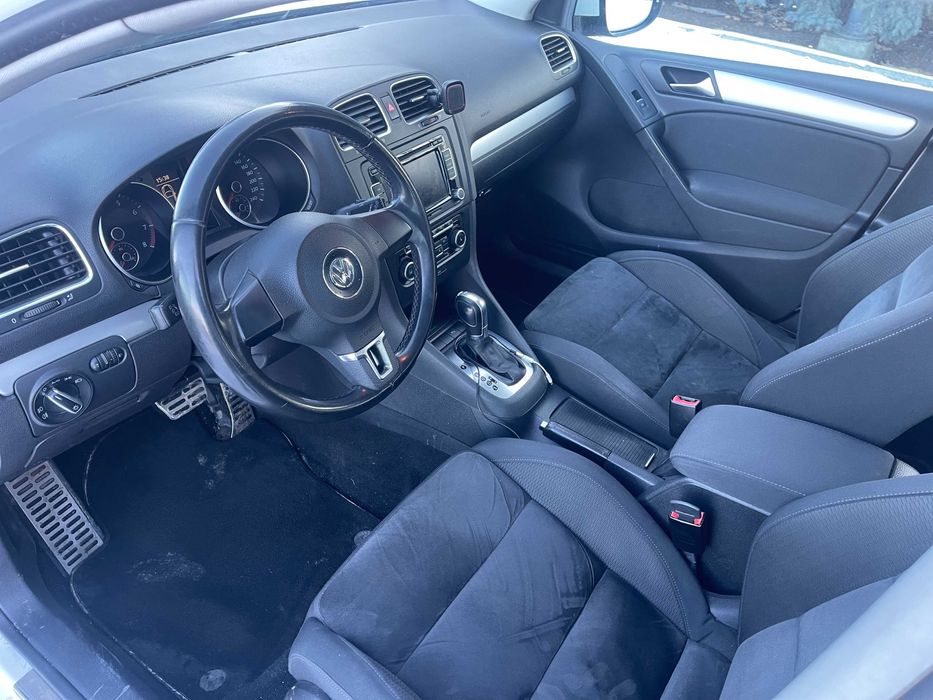 Volkswagen Golf VI   2011г