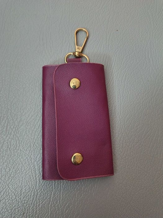 Nowe fioletowe etui na klucze kod909