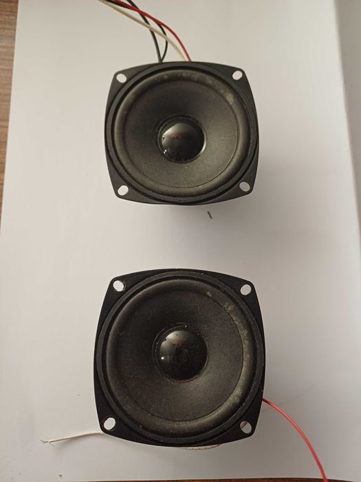 4-ohm and 8-ohm Speakers, 10 W64739508032771120