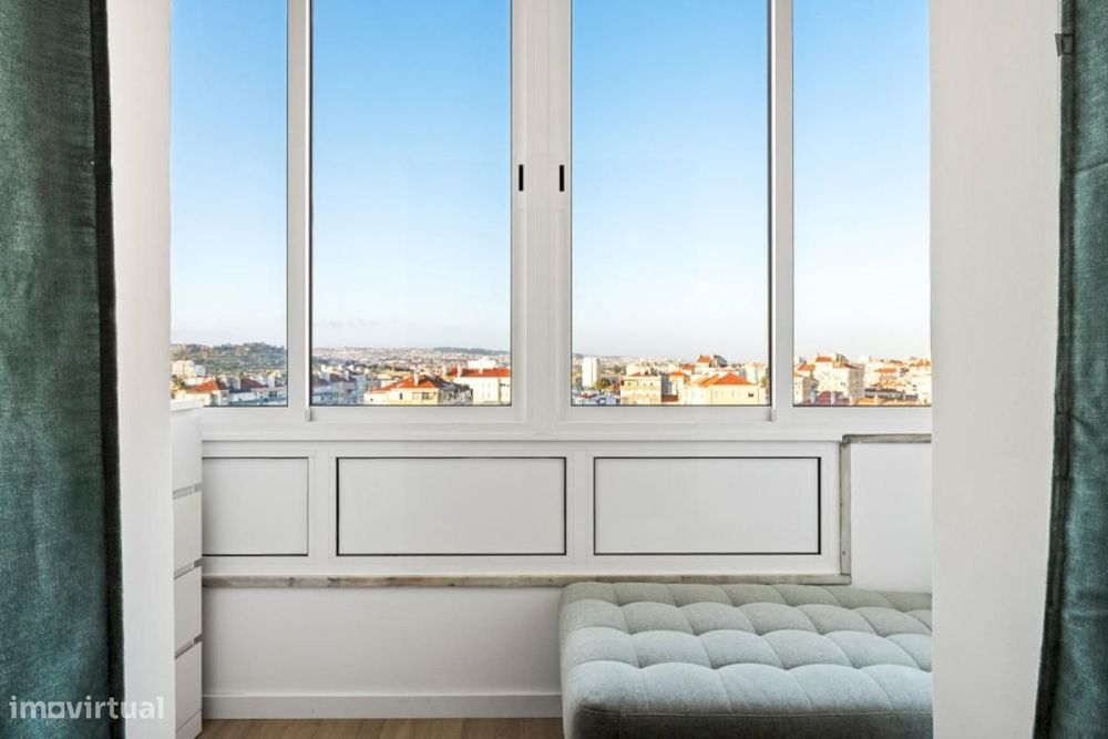 Quarto - localizado em Amadora Lisbon