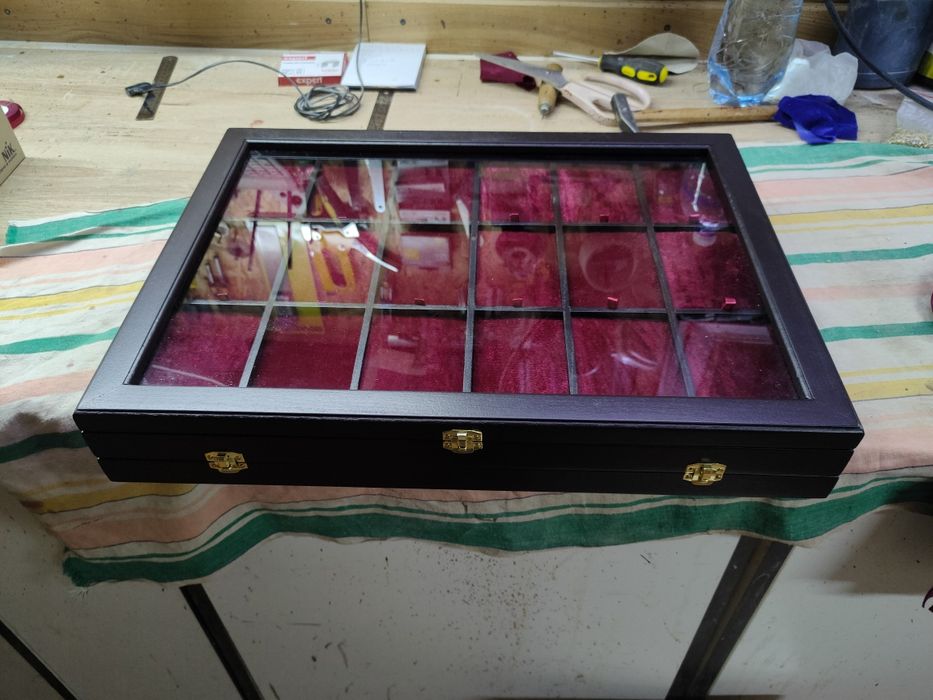 Рамка під ордени та нагороди на 32 ячейки