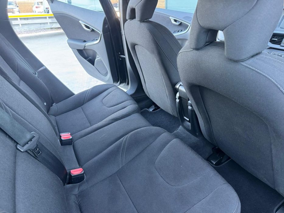 Volvo V40 2.0 D2 120km