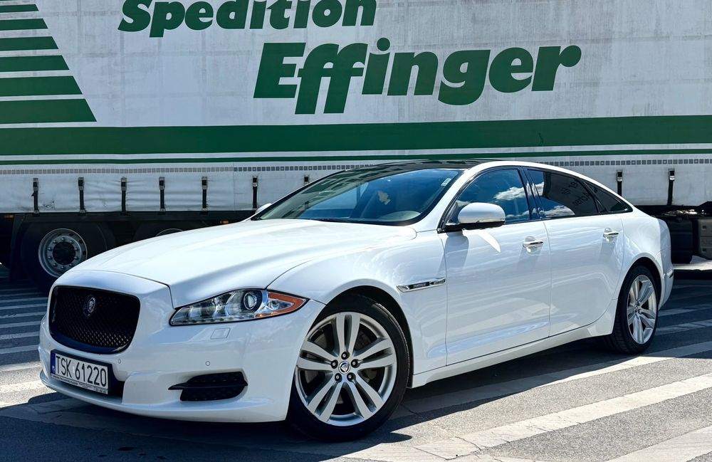 Jaguar XJ