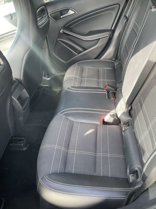 Mercedes-Benz A200 CDI ( BlueEfficiency ) 7G-DCT Urban