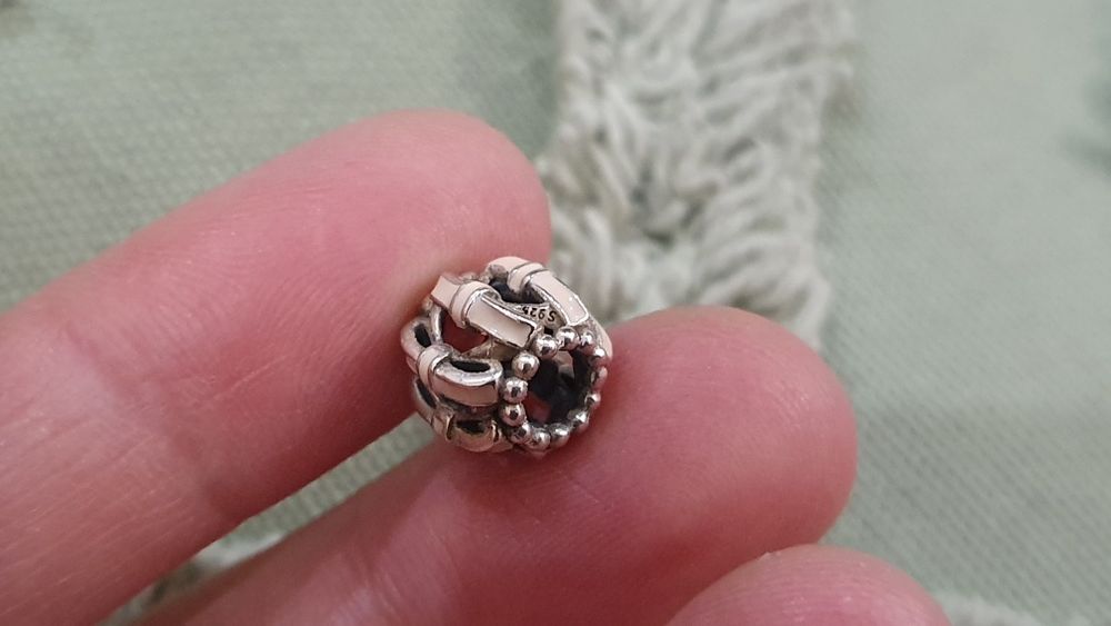 Charms Pandora kokarda