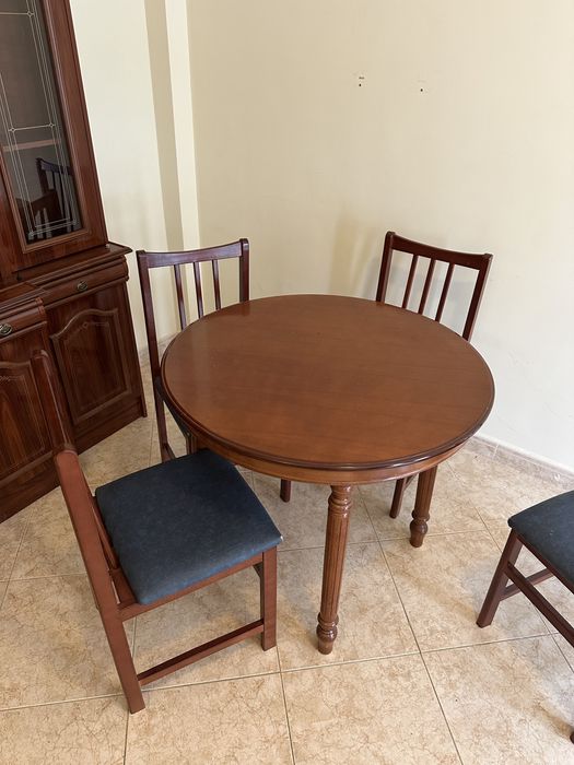 Conjunto mesa e 4 cadeiras