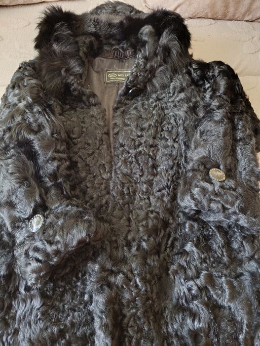 Продам натуральну шубу з коз