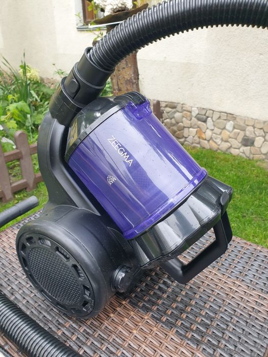 ЗНИЖКА!! Пилосос ZEEGMA 900watt (колба) стан нового!