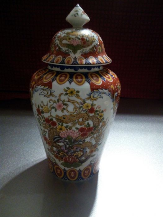 Pote de porcelana do Dragão